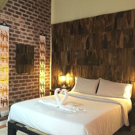 Baan Thai Homestay By Bgb Villas Kata Beach  Exteriör bild