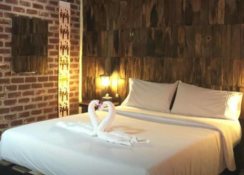Baan Thai Homestay By Bgb Villas Kata Beach  Exteriör bild