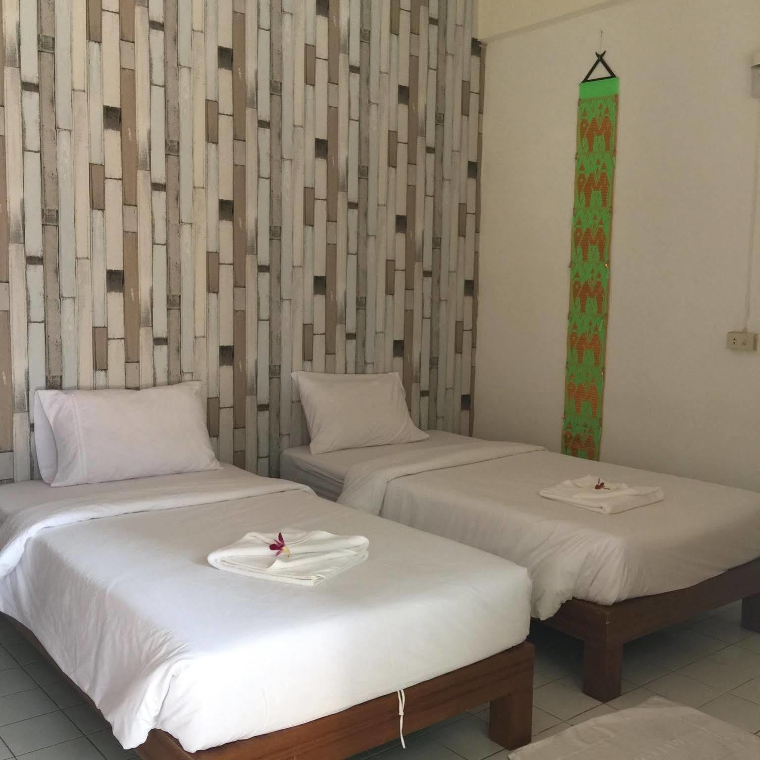 Baan Thai Homestay By Bgb Villas Kata Beach  Exteriör bild